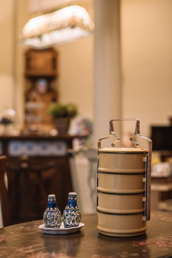 Lhong Yaowarat Hostel Bangkok Ngoại thất bức ảnh