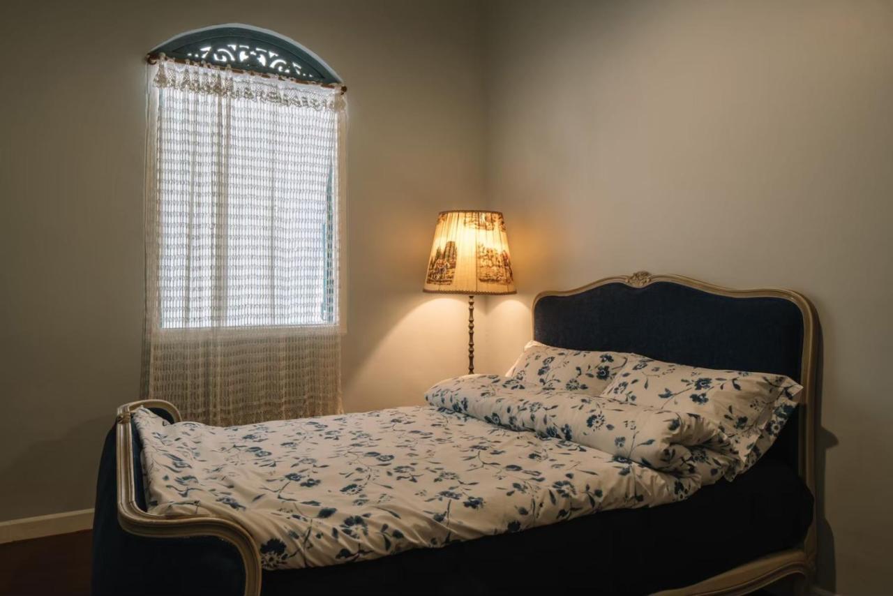 Lhong Yaowarat Hostel Bangkok Ngoại thất bức ảnh