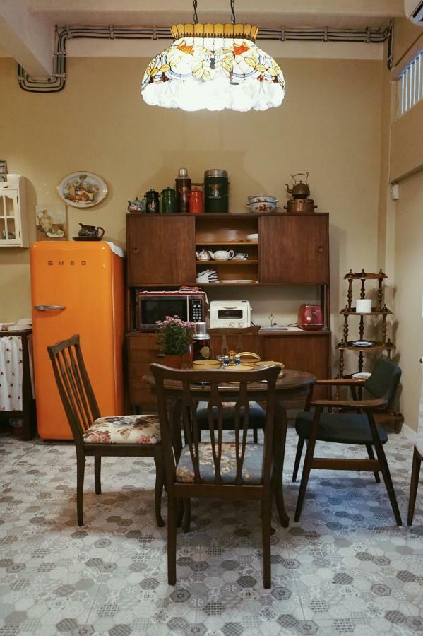 Lhong Yaowarat Hostel Bangkok Ngoại thất bức ảnh